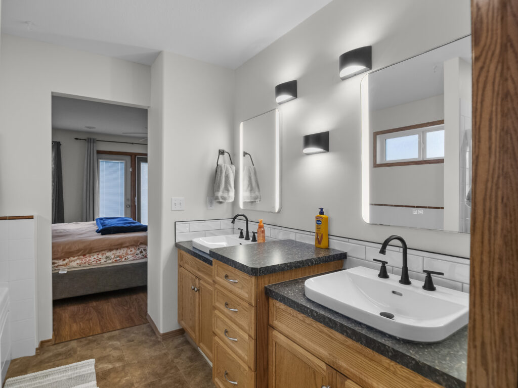 67 Plumtree bathroom