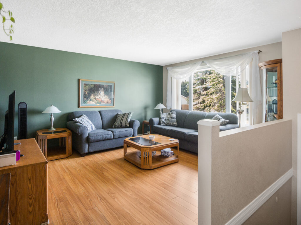 93 Crawford Living Room